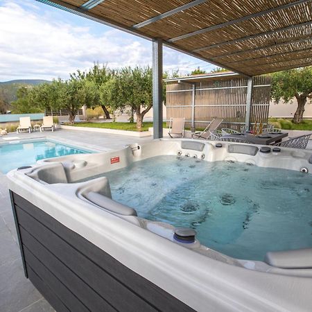 Onar - Luxury Villas อาร์กอสโตลี ภายนอก รูปภาพ