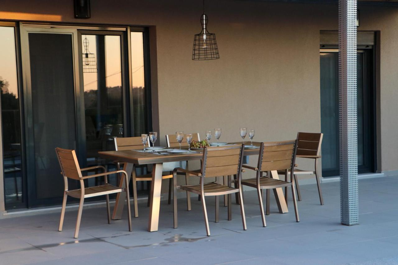 Onar - Luxury Villas อาร์กอสโตลี ภายนอก รูปภาพ