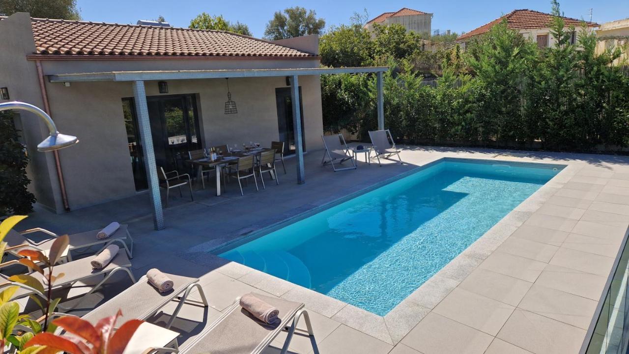 Onar - Luxury Villas อาร์กอสโตลี ภายนอก รูปภาพ