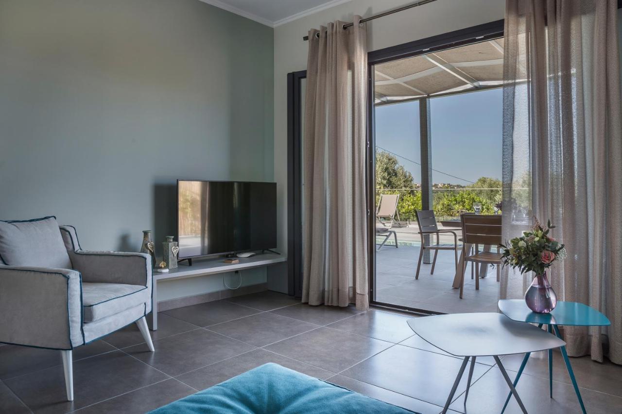 Onar - Luxury Villas อาร์กอสโตลี ภายนอก รูปภาพ